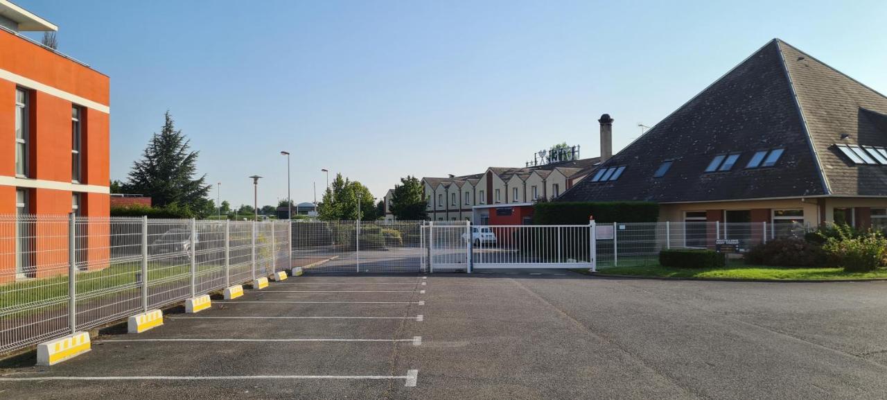 Hostellerie Saint Vincent Beauvais Aeroport Esterno foto