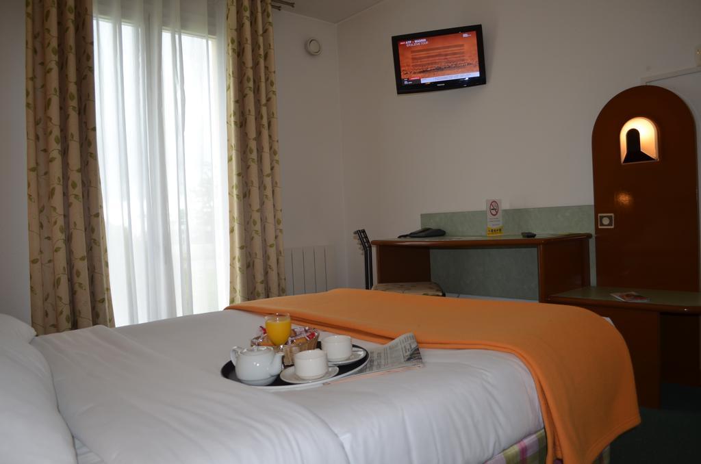 Hostellerie Saint Vincent Beauvais Aeroport Esterno foto