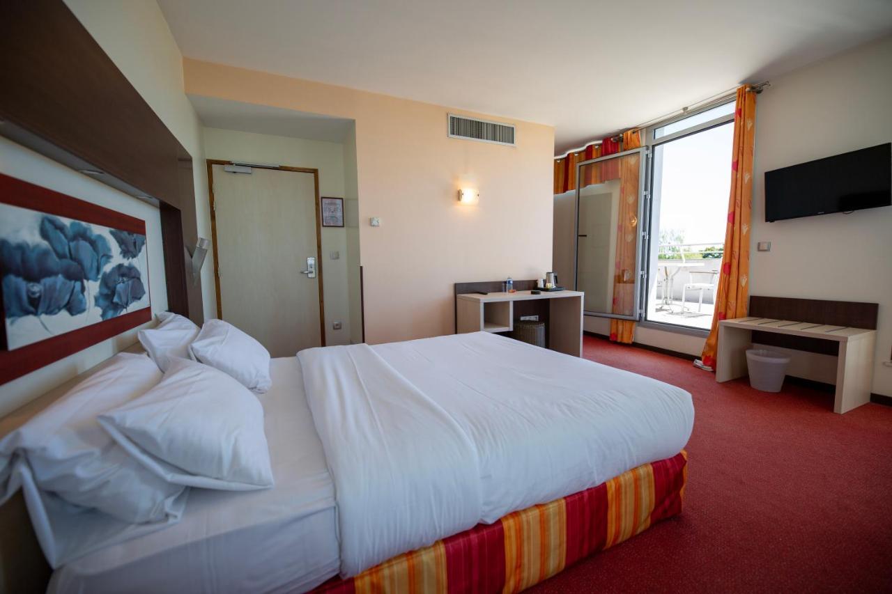 Hostellerie Saint Vincent Beauvais Aeroport Esterno foto