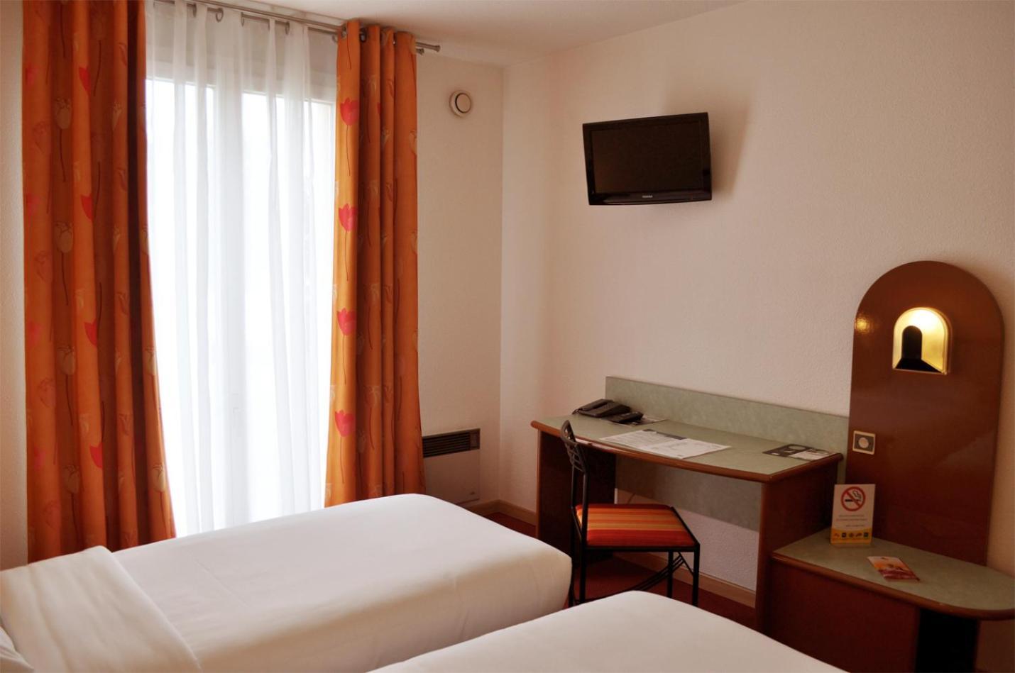 Hostellerie Saint Vincent Beauvais Aeroport Esterno foto