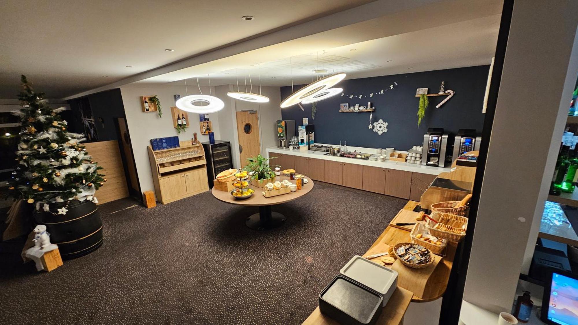 Hostellerie Saint Vincent Beauvais Aeroport Esterno foto