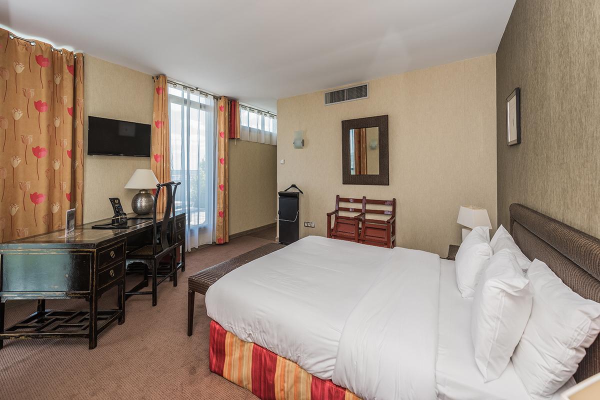 Hostellerie Saint Vincent Beauvais Aeroport Esterno foto