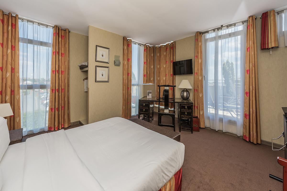 Hostellerie Saint Vincent Beauvais Aeroport Esterno foto