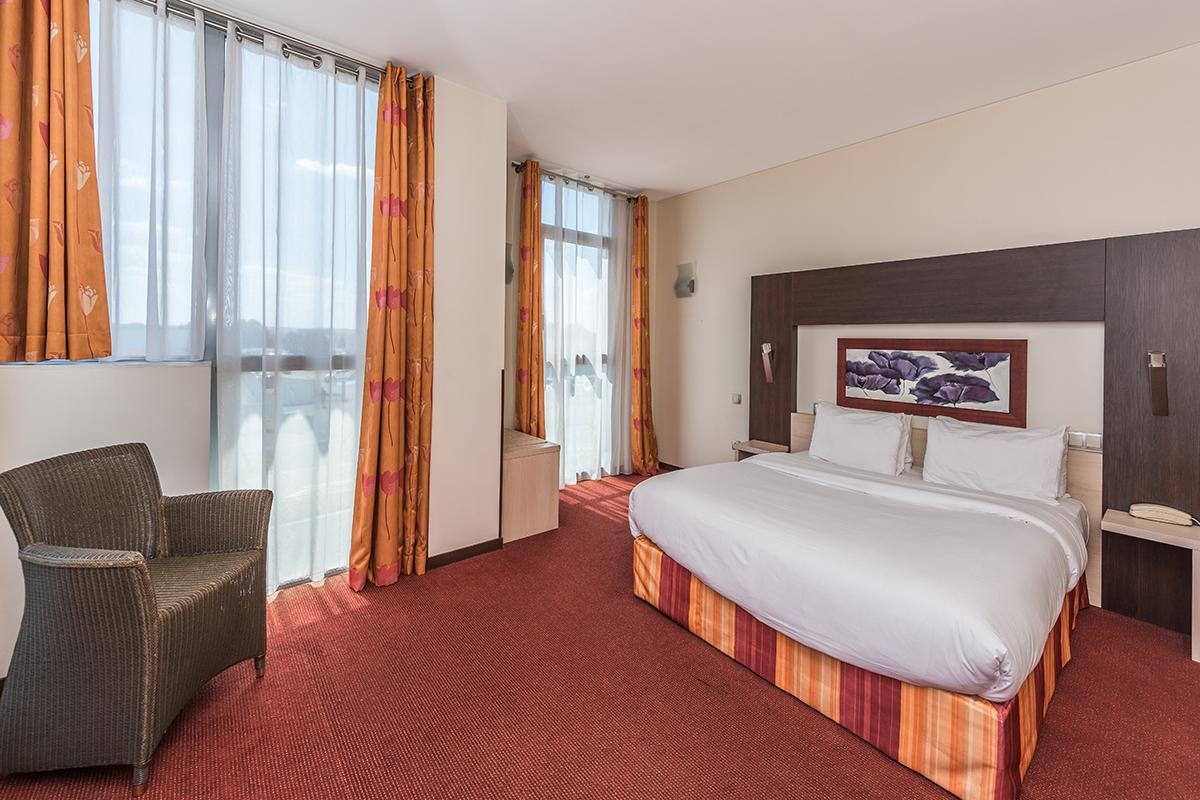 Hostellerie Saint Vincent Beauvais Aeroport Esterno foto