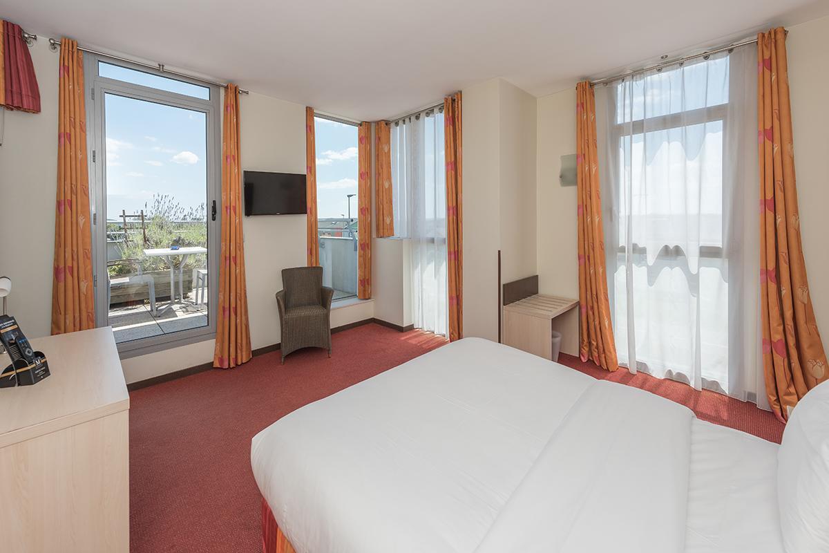 Hostellerie Saint Vincent Beauvais Aeroport Esterno foto